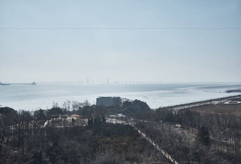 فندق Royal Emporium Incheon Airport