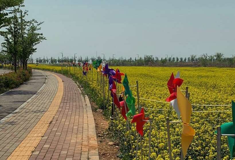 فندق Royal Emporium Incheon Airport