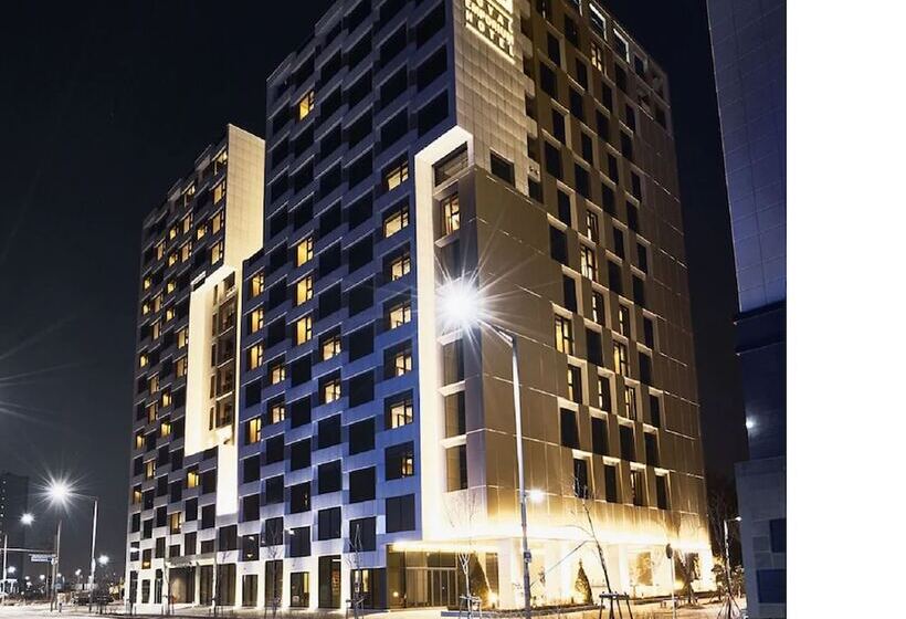 فندق Royal Emporium Incheon Airport