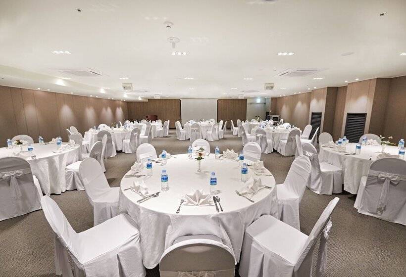 فندق Royal Emporium Incheon Airport