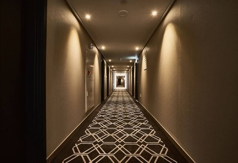 فندق Royal Emporium Incheon Airport