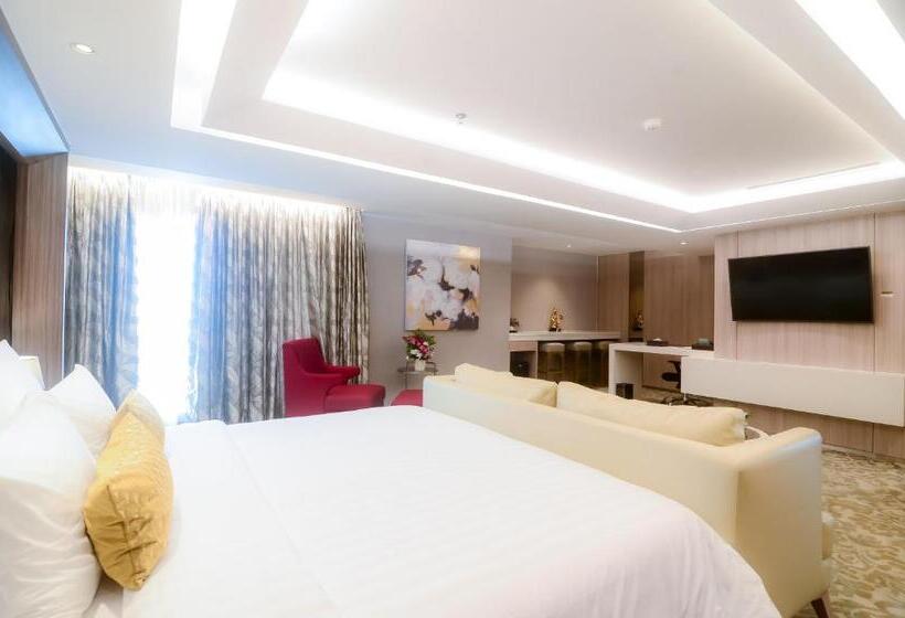 Отель The Excelton