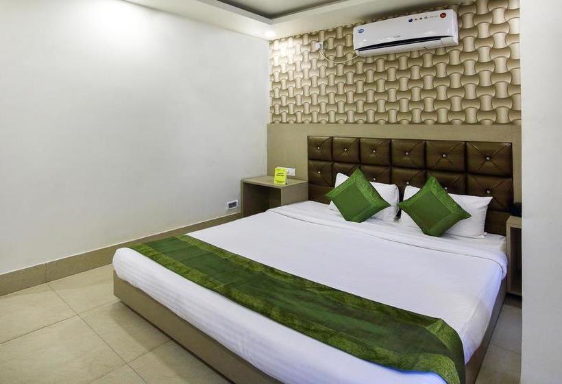 ホテル Treebo Crystal Studio