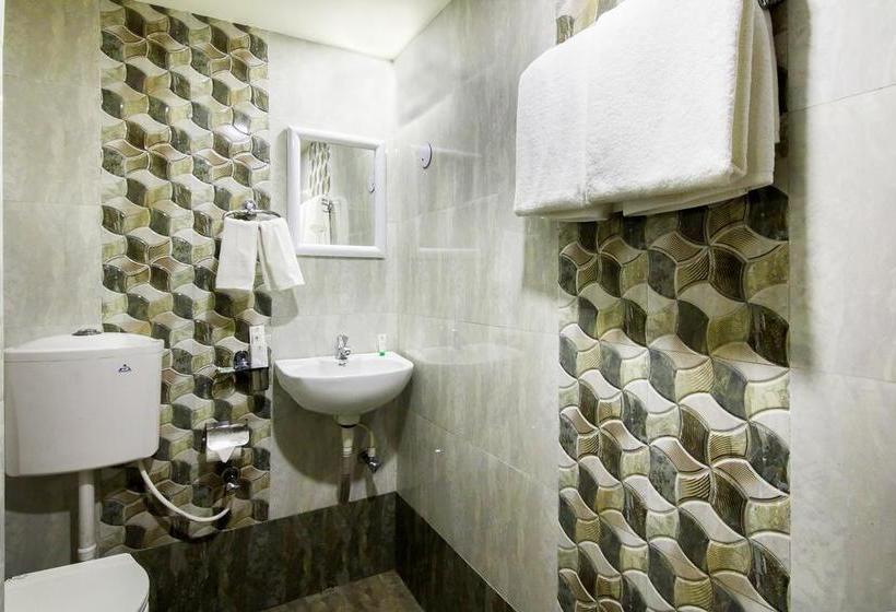 ホテル Treebo Crystal Studio