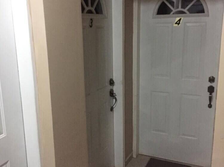 호텔 Y Estancia 24 7