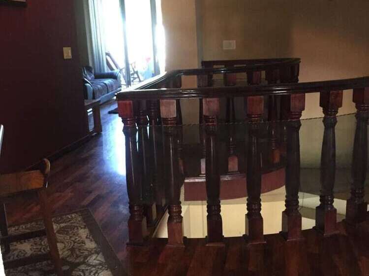 호텔 Y Estancia 24 7