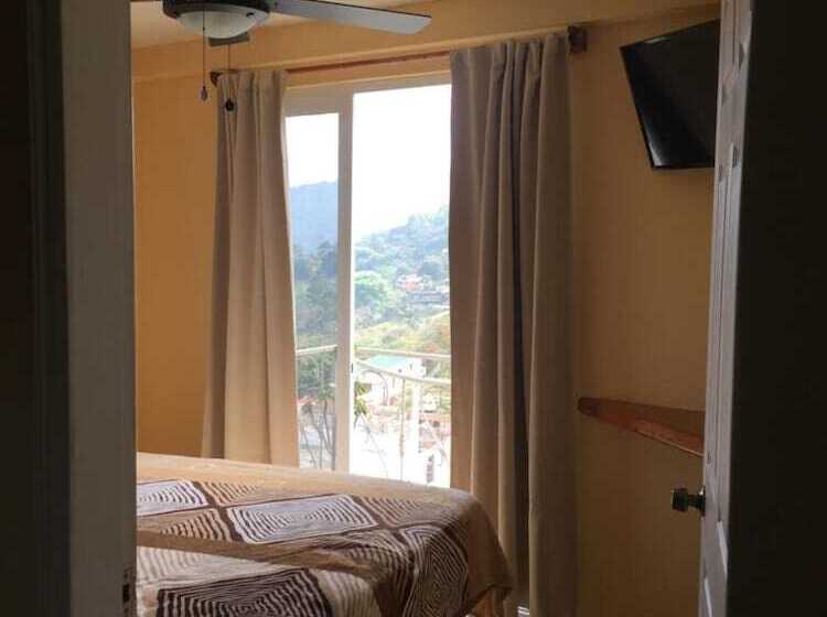 호텔 Y Estancia 24 7