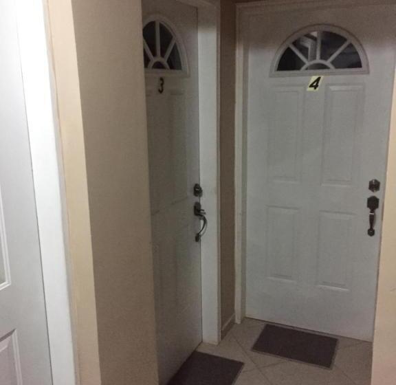 호텔 Y Estancia 24 7