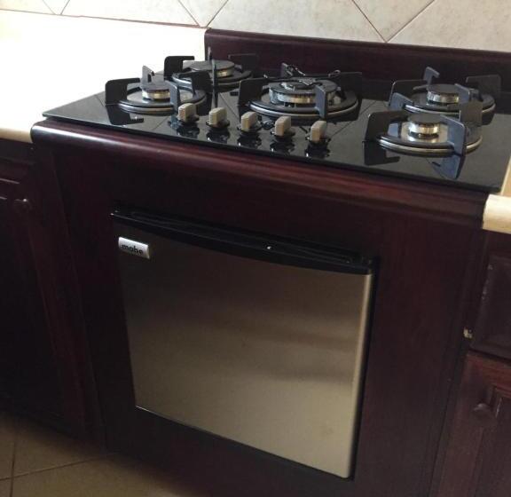 호텔 Y Estancia 24 7