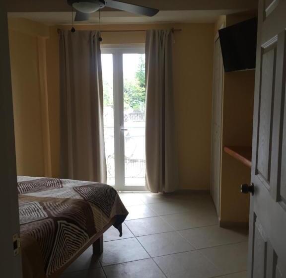 호텔 Y Estancia 24 7