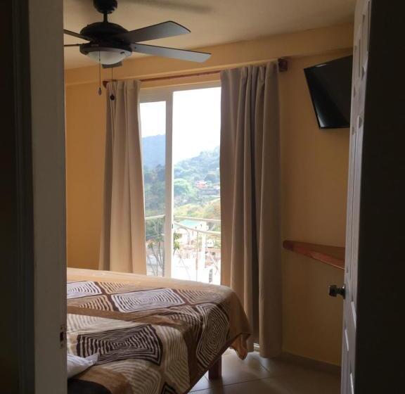 호텔 Y Estancia 24 7