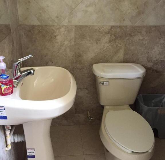 호텔 Y Estancia 24 7