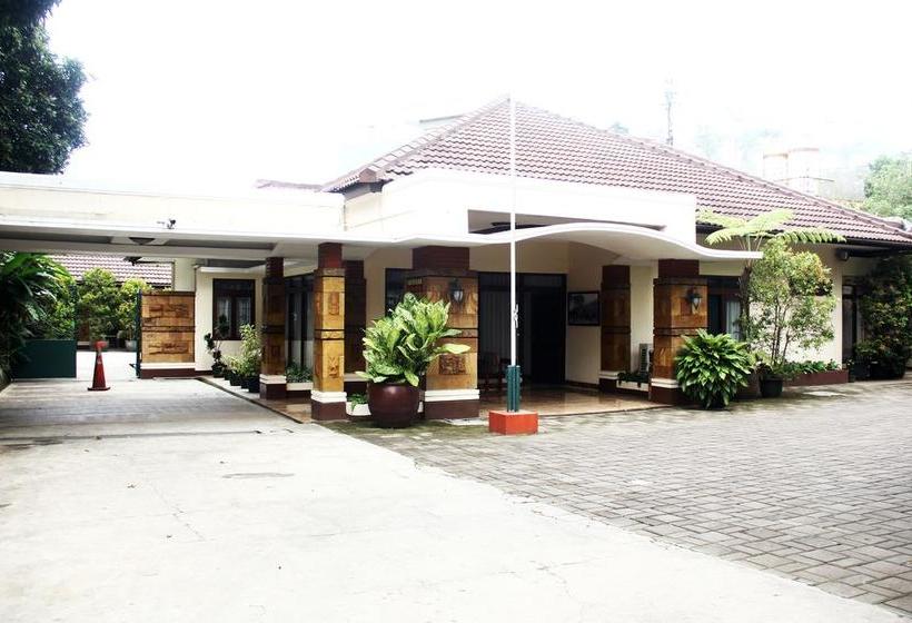 ホテル Zen Rooms Sukajadi Sindang Sirna