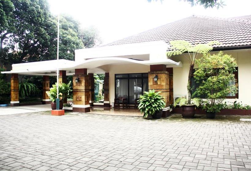 ホテル Zen Rooms Sukajadi Sindang Sirna