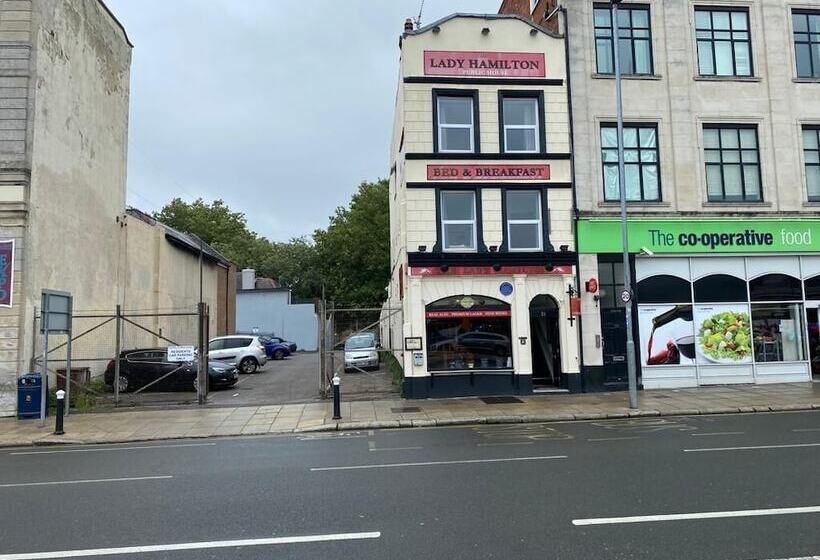 住宿加早餐  Lady Hamilton Inn