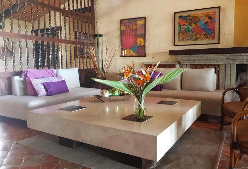 Casa Palomas Bed And Breakfast