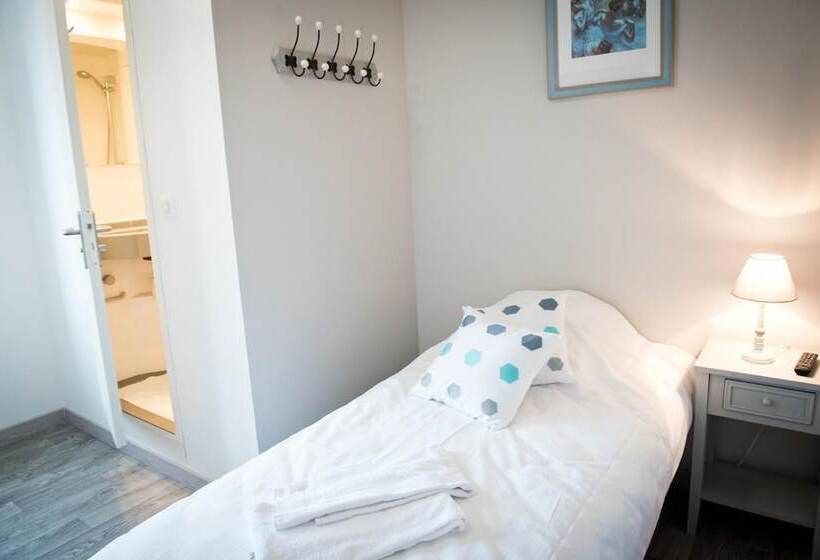 Logis Hotel Restaurant Le Relais Fleuri