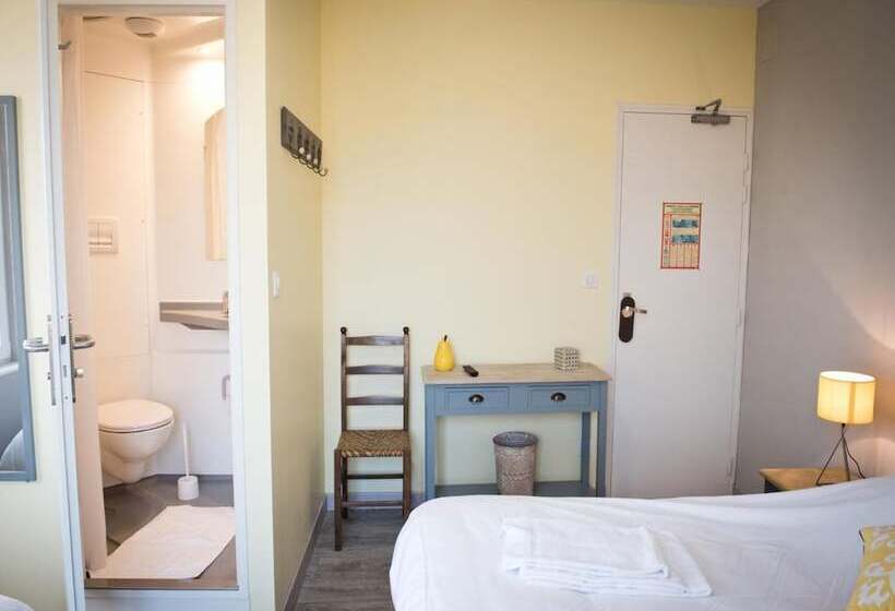 Logis Hotel Restaurant Le Relais Fleuri