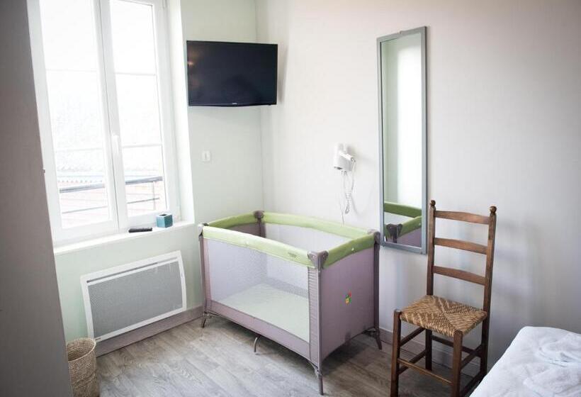 Logis Hotel Restaurant Le Relais Fleuri