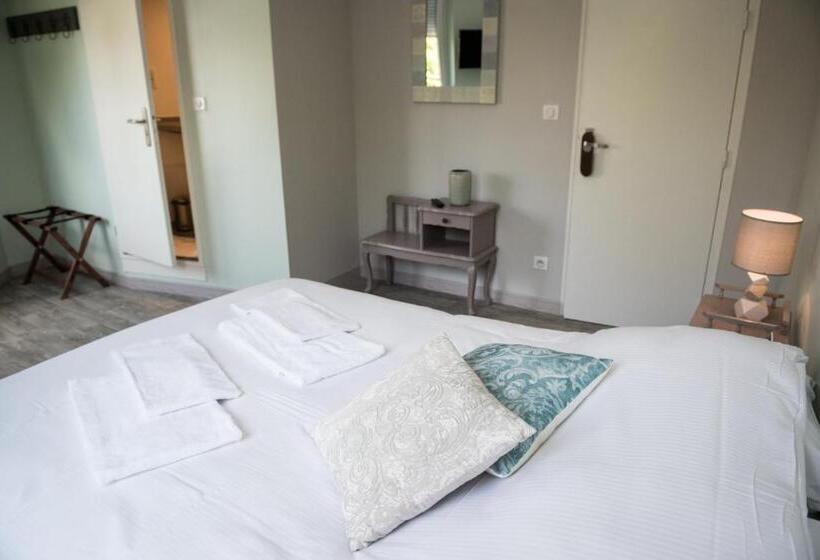 Logis Hotel Restaurant Le Relais Fleuri