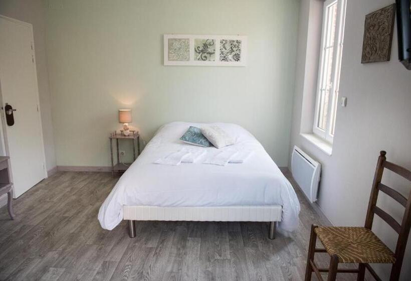 Logis Hotel Restaurant Le Relais Fleuri