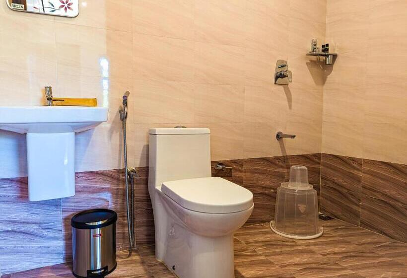 استراحتگاه Ayursakthi Riverdale