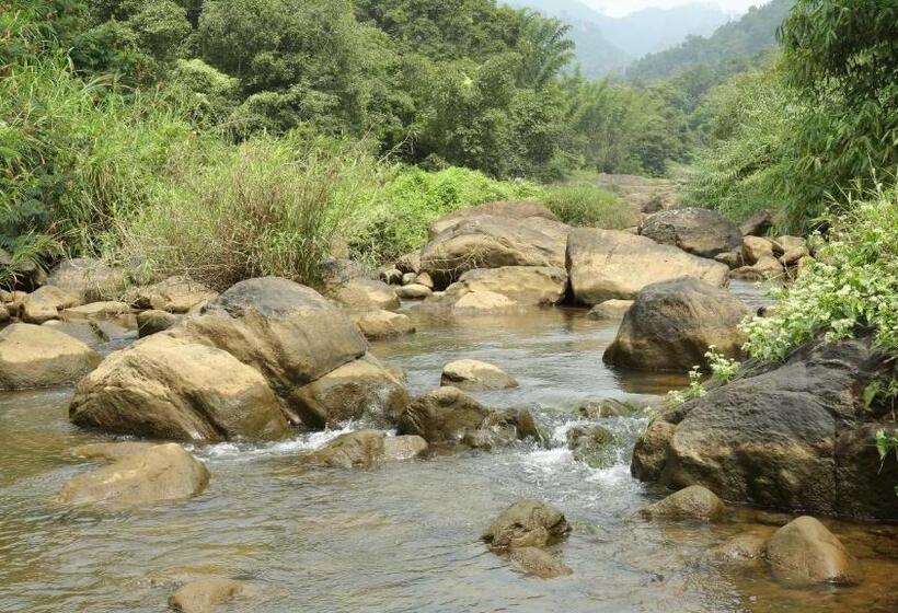 استراحتگاه Ayursakthi Riverdale