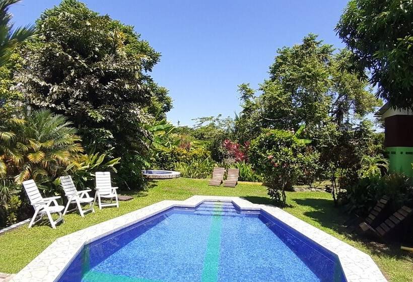 استراحتگاه Dolce Uvita