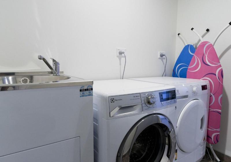 2 On Whiteleigh And 239 On Lincoln Motel