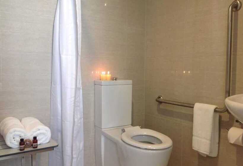 2 On Whiteleigh And 239 On Lincoln Motel