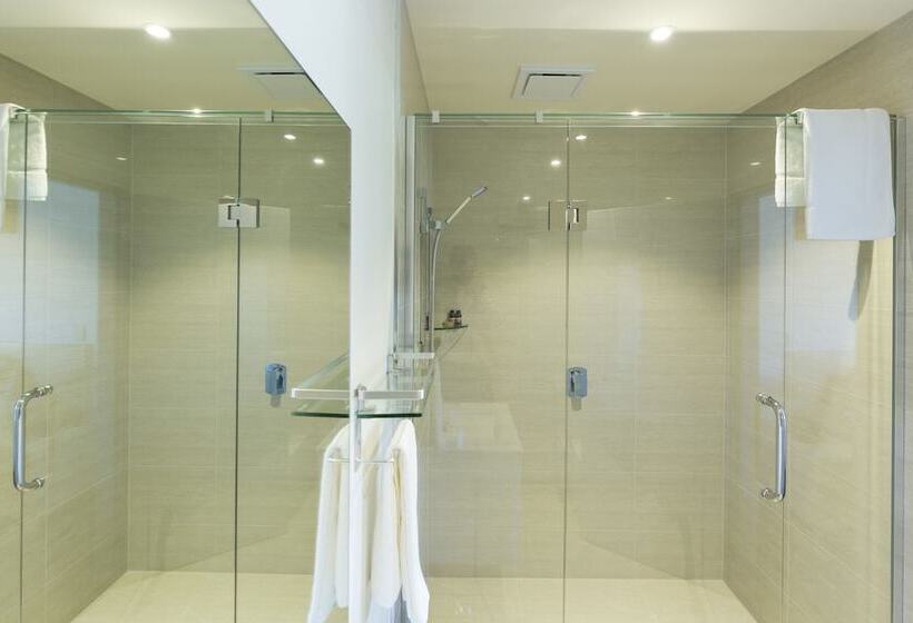 2 On Whiteleigh And 239 On Lincoln Motel