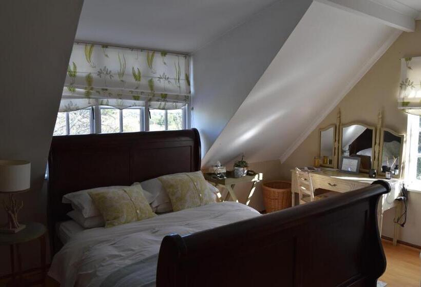 Almond Cottage Bed & Breakfast