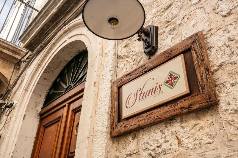 مبيت وإفطار Palazzo Stunis  Dimora Di Charme