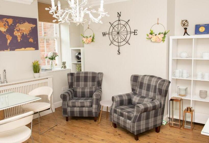 تختخواب و صبحانه Parade School Guest Rooms