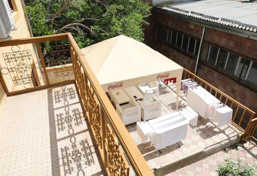 민박 Popock Baghramyan