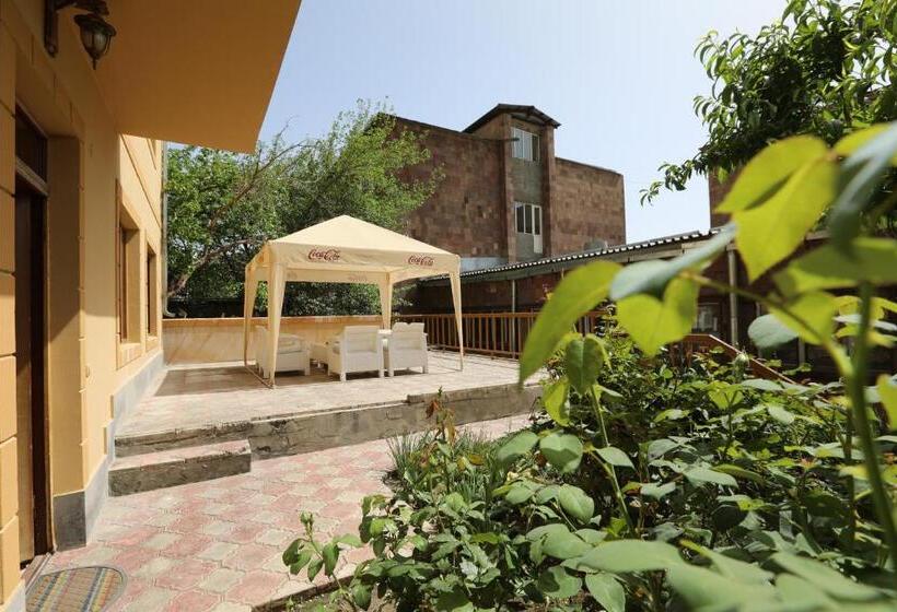 민박 Popock Baghramyan