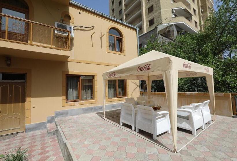 민박 Popock Baghramyan