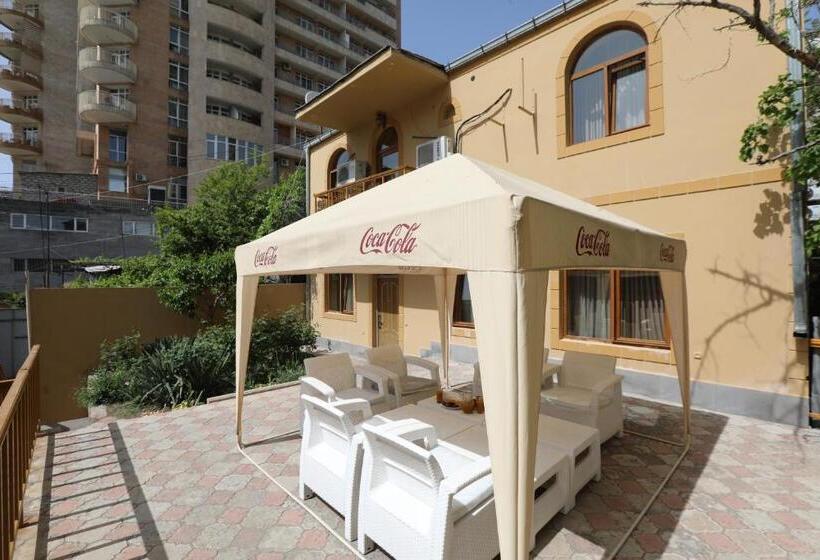 민박 Popock Baghramyan