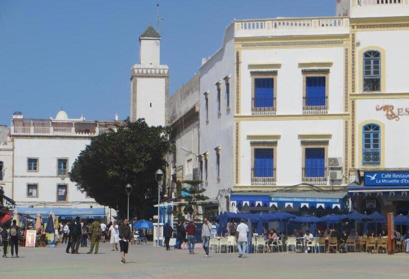 تختخواب و صبحانه Riad Gloria