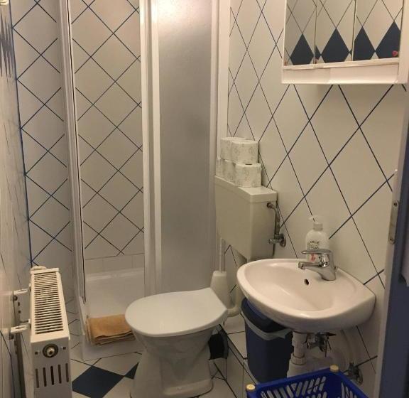 تختخواب و صبحانه Zita Haus