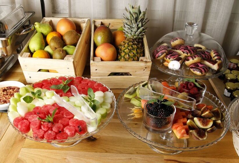 All Seasons Residence Hotel   Free Parking