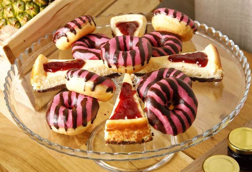 All Seasons Residence Hotel   Free Parking