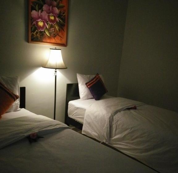 ホテル Cahaya Adrian Near Komodo Airport