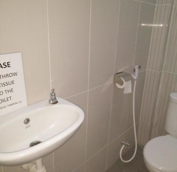 ホテル Cahaya Adrian Near Komodo Airport