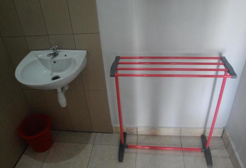 ホテル Cahaya Adrian Near Komodo Airport