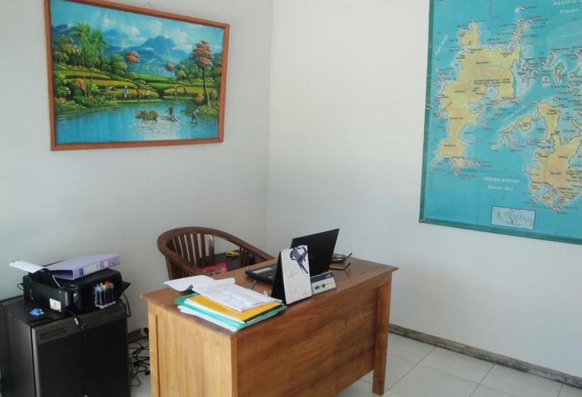 ホテル Cahaya Adrian Near Komodo Airport