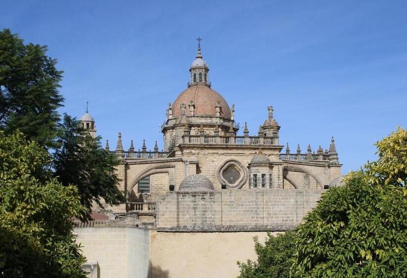 Hotel Carlos V Jerez By Vivere Stays