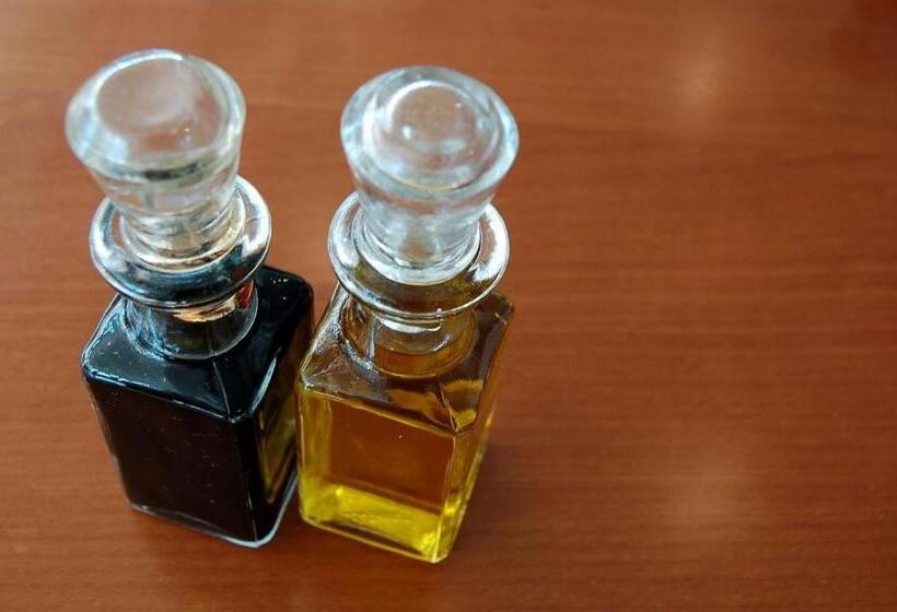 Hotel Carlos V Jerez By Vivere Stays