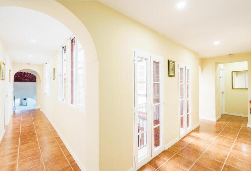 Hotel Carlos V Jerez By Vivere Stays