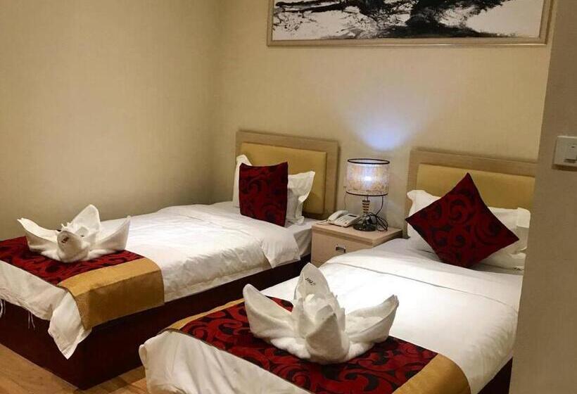 Отель Central Boutique